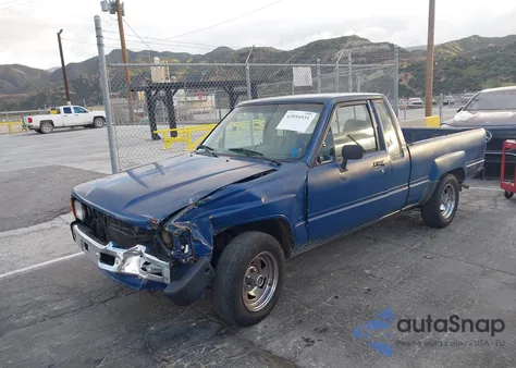 1985 Toyota Pickup Xtracab Rn56 Sr5 z USA, uszkodzony, nr VIN JT4RN56S1F0126942